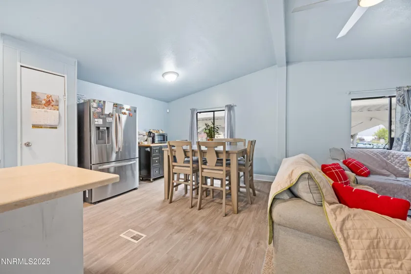 2735 Daffodil, Reno, Nevada 89512, 3 Bedrooms Bedrooms, ,2 BathroomsBathrooms,Residential,Residential,Daffodil,250057065