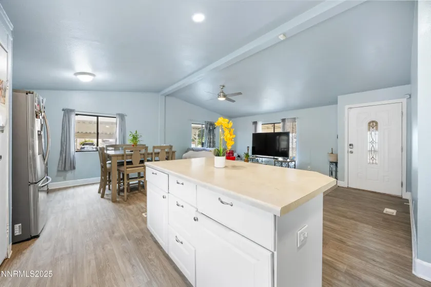 2735 Daffodil, Reno, Nevada 89512, 3 Bedrooms Bedrooms, ,2 BathroomsBathrooms,Residential,Residential,Daffodil,250057065