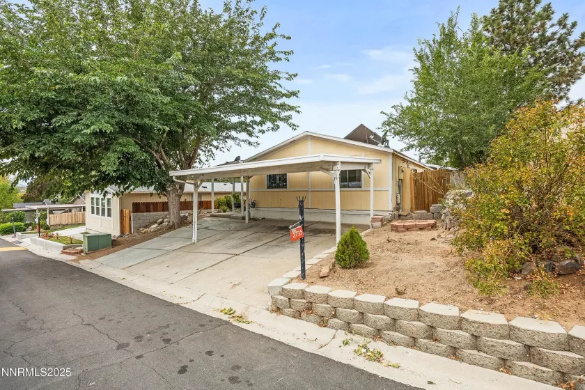 2735 Daffodil, Reno, Nevada 89512, 3 Bedrooms Bedrooms, ,2 BathroomsBathrooms,Residential,Residential,Daffodil,250057065