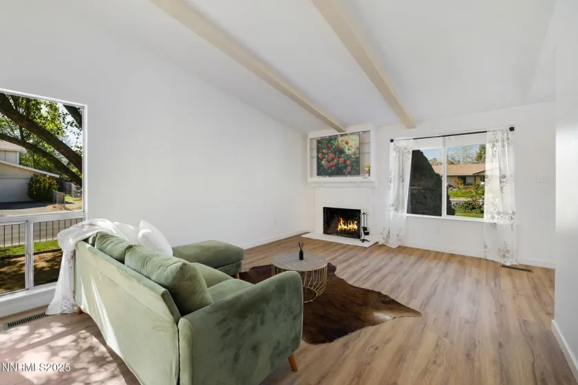 707 Glen Meadow, Sparks, Nevada 89434, 3 Bedrooms Bedrooms, ,2 BathroomsBathrooms,Residential,Residential,Glen Meadow,250057067