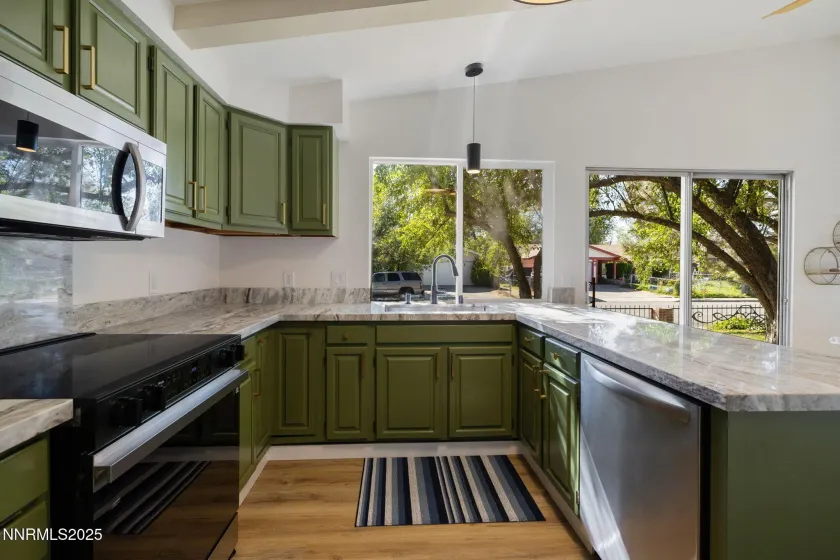 707 Glen Meadow, Sparks, Nevada 89434, 3 Bedrooms Bedrooms, ,2 BathroomsBathrooms,Residential,Residential,Glen Meadow,250057067