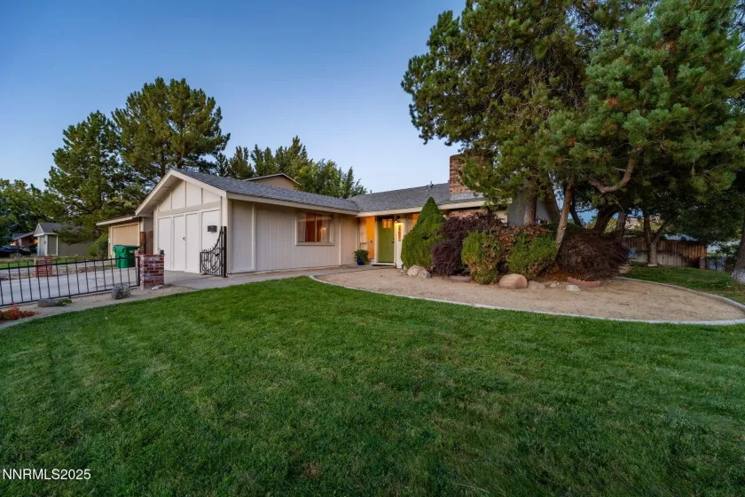707 Glen Meadow, Sparks, Nevada 89434, 3 Bedrooms Bedrooms, ,2 BathroomsBathrooms,Residential,Residential,Glen Meadow,250057067