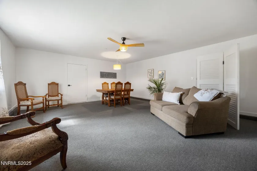 707 Glen Meadow, Sparks, Nevada 89434, 3 Bedrooms Bedrooms, ,2 BathroomsBathrooms,Residential,Residential,Glen Meadow,250057067