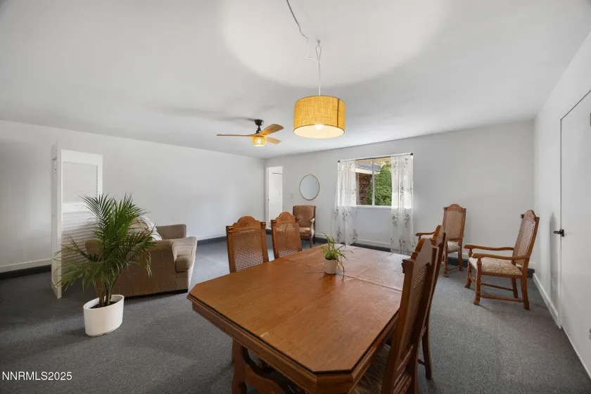 707 Glen Meadow, Sparks, Nevada 89434, 3 Bedrooms Bedrooms, ,2 BathroomsBathrooms,Residential,Residential,Glen Meadow,250057067