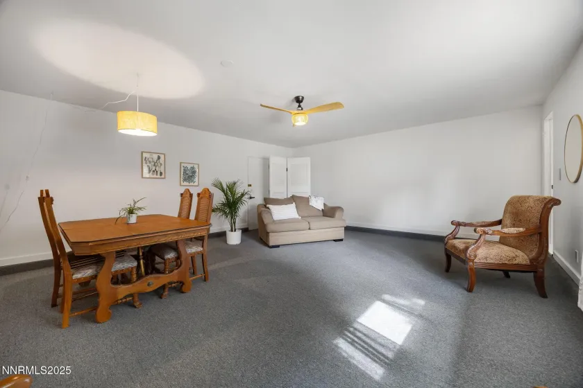 707 Glen Meadow, Sparks, Nevada 89434, 3 Bedrooms Bedrooms, ,2 BathroomsBathrooms,Residential,Residential,Glen Meadow,250057067