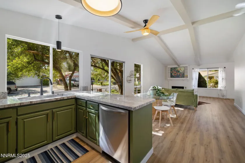 707 Glen Meadow, Sparks, Nevada 89434, 3 Bedrooms Bedrooms, ,2 BathroomsBathrooms,Residential,Residential,Glen Meadow,250057067