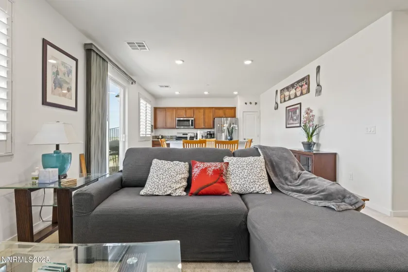 4928 Black Falcon, Sun Valley, Nevada 89433, 3 Bedrooms Bedrooms, ,3 BathroomsBathrooms,Residential,Residential,Black Falcon,250057071
