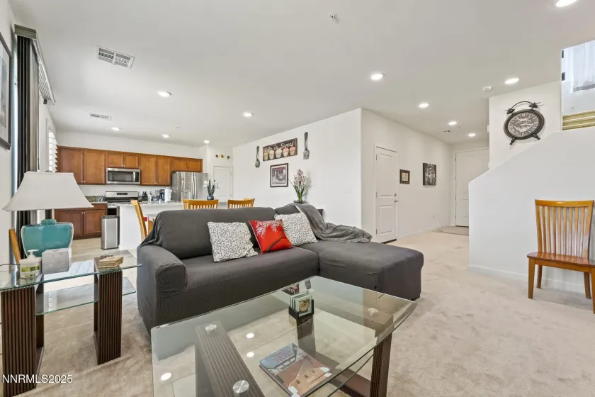 4928 Black Falcon, Sun Valley, Nevada 89433, 3 Bedrooms Bedrooms, ,3 BathroomsBathrooms,Residential,Residential,Black Falcon,250057071