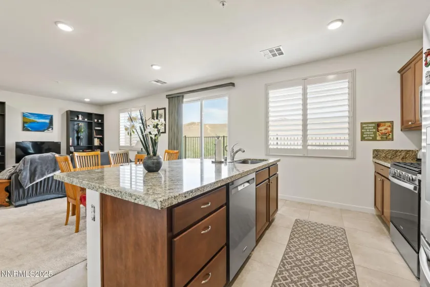 4928 Black Falcon, Sun Valley, Nevada 89433, 3 Bedrooms Bedrooms, ,3 BathroomsBathrooms,Residential,Residential,Black Falcon,250057071
