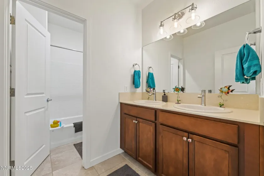 4928 Black Falcon, Sun Valley, Nevada 89433, 3 Bedrooms Bedrooms, ,3 BathroomsBathrooms,Residential,Residential,Black Falcon,250057071