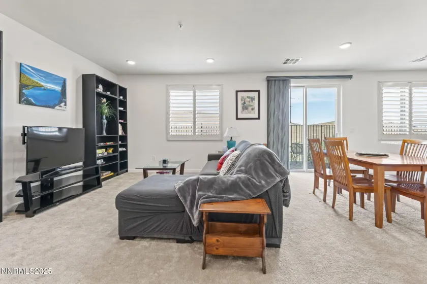 4928 Black Falcon, Sun Valley, Nevada 89433, 3 Bedrooms Bedrooms, ,3 BathroomsBathrooms,Residential,Residential,Black Falcon,250057071
