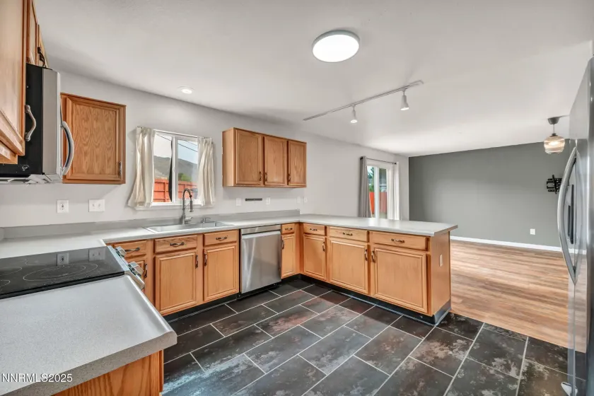 17702 Clear Springs, Reno, Nevada 89508, 3 Bedrooms Bedrooms, ,3 BathroomsBathrooms,Residential,Residential,Clear Springs,250057075