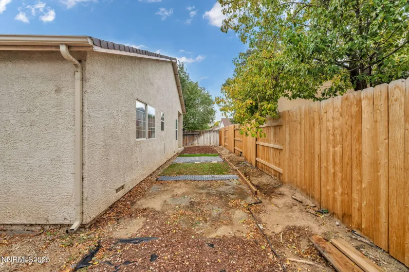 2750 Carriage Crest, Carson City, Nevada 89706, 3 Bedrooms Bedrooms, ,2 BathroomsBathrooms,Residential,Residential,Carriage Crest,250057077