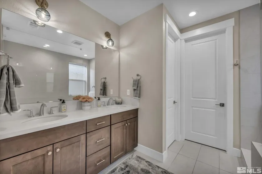 619 Camargue, Reno, Nevada 89511, 4 Bedrooms Bedrooms, ,3 BathroomsBathrooms,Residential Lease,Manufactured,Camargue,250057083