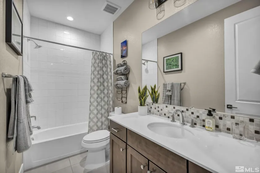 619 Camargue, Reno, Nevada 89511, 4 Bedrooms Bedrooms, ,3 BathroomsBathrooms,Residential Lease,Manufactured,Camargue,250057083