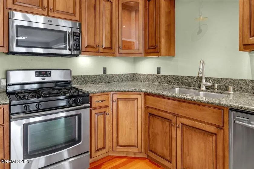 1675 Hensley, Reno, Nevada 89503, 3 Bedrooms Bedrooms, ,2 BathroomsBathrooms,Residential,Residential,Hensley,250057090