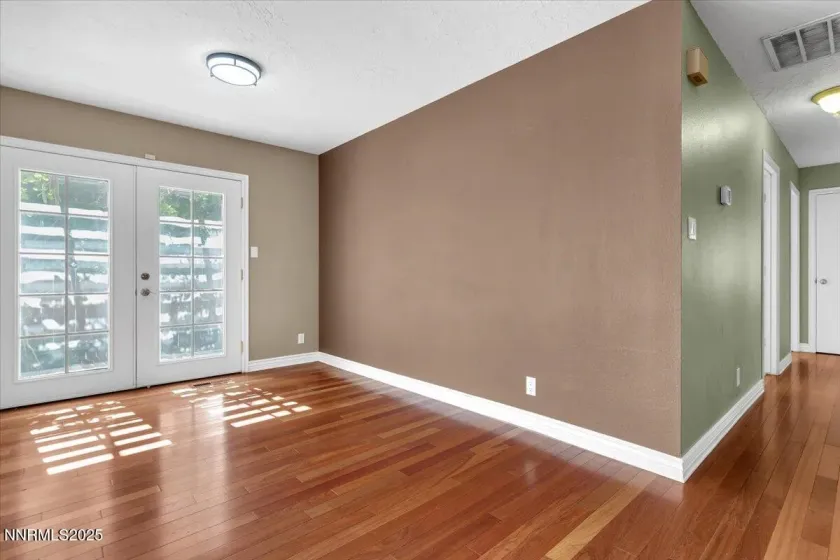 1675 Hensley, Reno, Nevada 89503, 3 Bedrooms Bedrooms, ,2 BathroomsBathrooms,Residential,Residential,Hensley,250057090