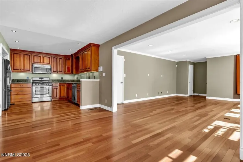 1675 Hensley, Reno, Nevada 89503, 3 Bedrooms Bedrooms, ,2 BathroomsBathrooms,Residential,Residential,Hensley,250057090