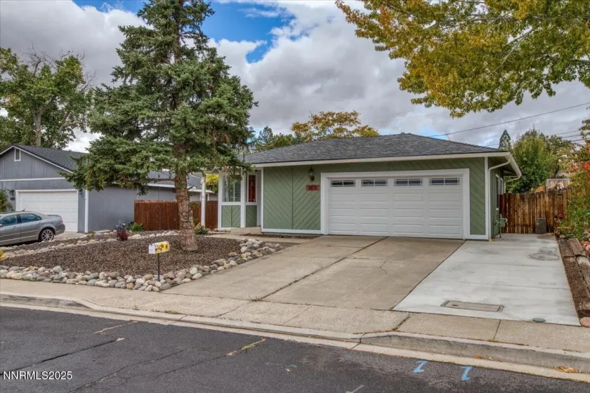 1675 Hensley, Reno, Nevada 89503, 3 Bedrooms Bedrooms, ,2 BathroomsBathrooms,Residential,Residential,Hensley,250057090