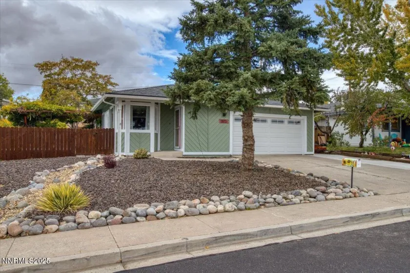 1675 Hensley, Reno, Nevada 89503, 3 Bedrooms Bedrooms, ,2 BathroomsBathrooms,Residential,Residential,Hensley,250057090