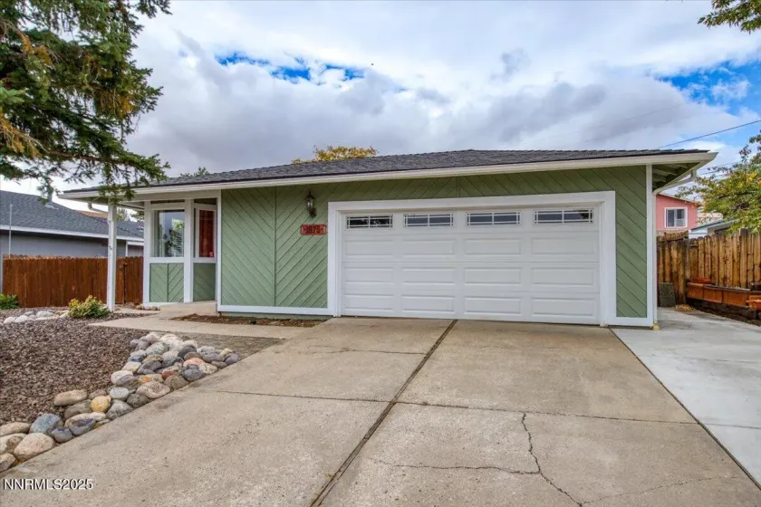 1675 Hensley, Reno, Nevada 89503, 3 Bedrooms Bedrooms, ,2 BathroomsBathrooms,Residential,Residential,Hensley,250057090