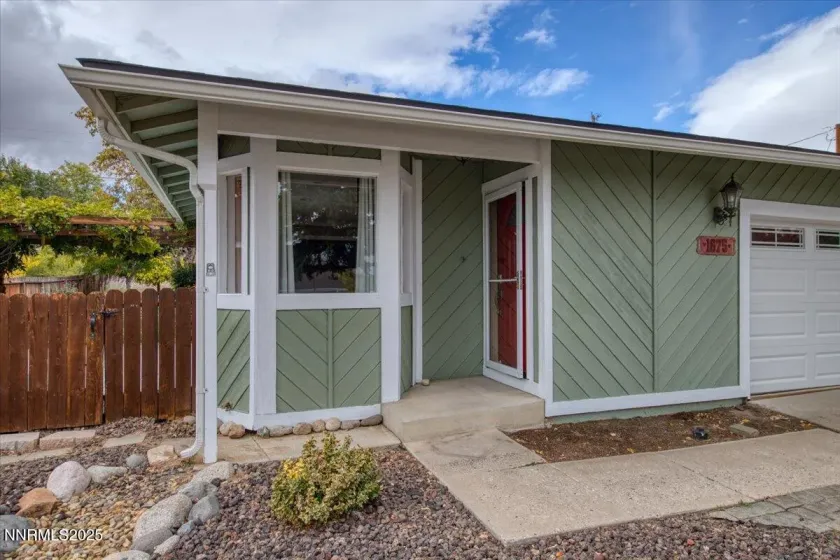 1675 Hensley, Reno, Nevada 89503, 3 Bedrooms Bedrooms, ,2 BathroomsBathrooms,Residential,Residential,Hensley,250057090