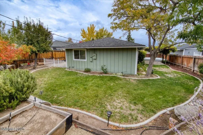 1675 Hensley, Reno, Nevada 89503, 3 Bedrooms Bedrooms, ,2 BathroomsBathrooms,Residential,Residential,Hensley,250057090