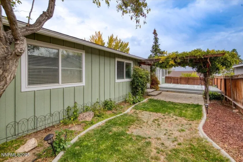1675 Hensley, Reno, Nevada 89503, 3 Bedrooms Bedrooms, ,2 BathroomsBathrooms,Residential,Residential,Hensley,250057090
