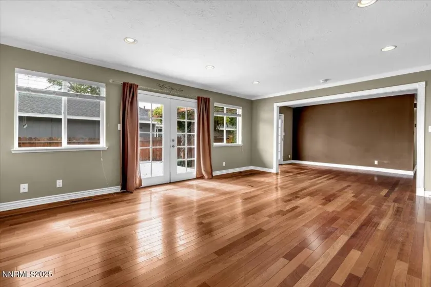1675 Hensley, Reno, Nevada 89503, 3 Bedrooms Bedrooms, ,2 BathroomsBathrooms,Residential,Residential,Hensley,250057090