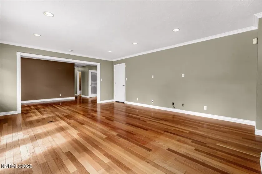 1675 Hensley, Reno, Nevada 89503, 3 Bedrooms Bedrooms, ,2 BathroomsBathrooms,Residential,Residential,Hensley,250057090