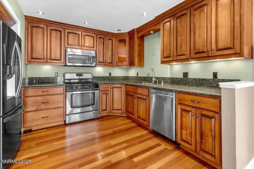 1675 Hensley, Reno, Nevada 89503, 3 Bedrooms Bedrooms, ,2 BathroomsBathrooms,Residential,Residential,Hensley,250057090