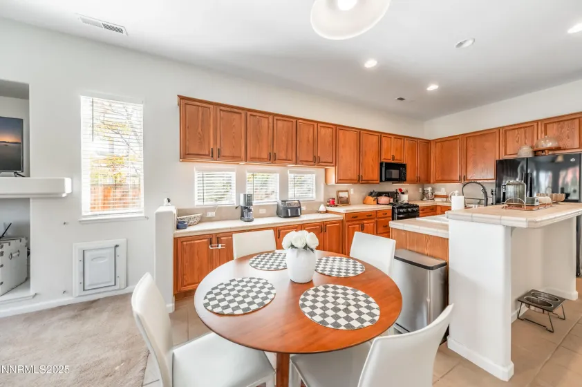 2750 Arrowsmith, Sparks, Nevada 89436, 3 Bedrooms Bedrooms, ,2 BathroomsBathrooms,Residential,Residential,Arrowsmith,250057094
