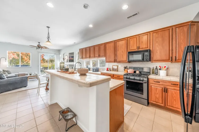 2750 Arrowsmith, Sparks, Nevada 89436, 3 Bedrooms Bedrooms, ,2 BathroomsBathrooms,Residential,Residential,Arrowsmith,250057094