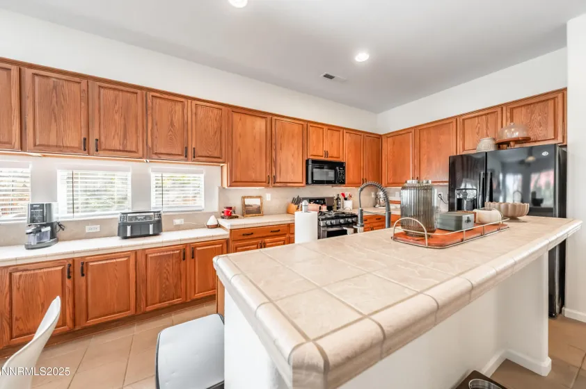 2750 Arrowsmith, Sparks, Nevada 89436, 3 Bedrooms Bedrooms, ,2 BathroomsBathrooms,Residential,Residential,Arrowsmith,250057094