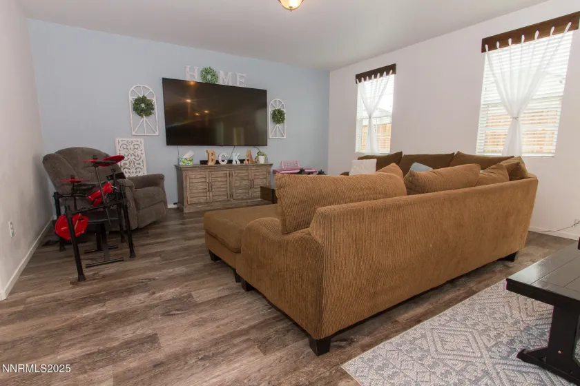 9758 Pelican Pointe, Reno, Nevada 89506, 4 Bedrooms Bedrooms, ,3 BathroomsBathrooms,Residential,Residential,Pelican Pointe,250057098