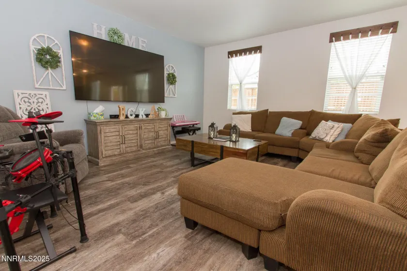 9758 Pelican Pointe, Reno, Nevada 89506, 4 Bedrooms Bedrooms, ,3 BathroomsBathrooms,Residential,Residential,Pelican Pointe,250057098