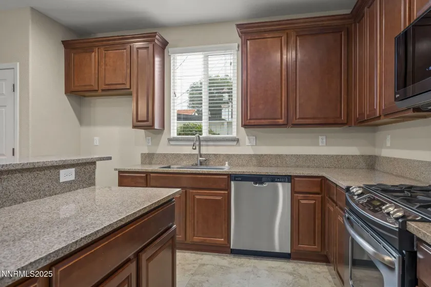 2040 Alamo Square, Reno, Nevada 89509, 3 Bedrooms Bedrooms, ,3 BathroomsBathrooms,Residential,Residential,Alamo Square,250057099