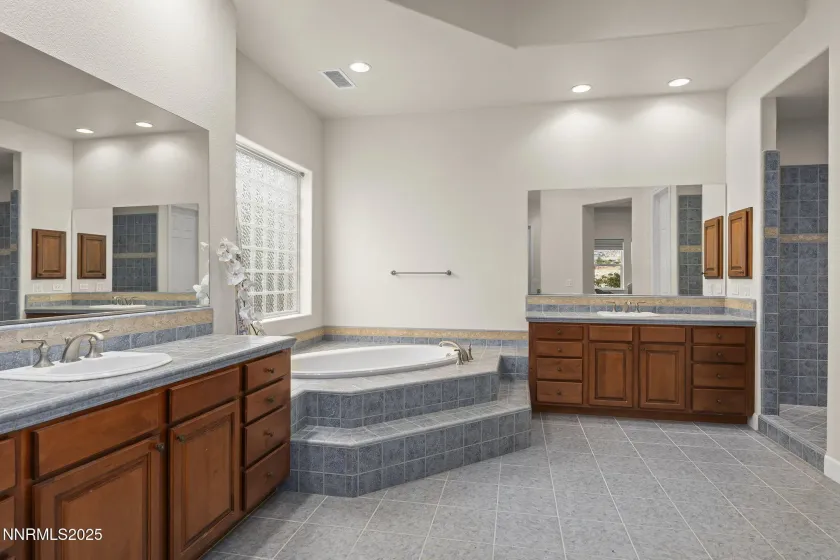 6225 Elk Ivory, Reno, Nevada 89511, 4 Bedrooms Bedrooms, ,4 BathroomsBathrooms,Residential,Residential,Elk Ivory,250057101