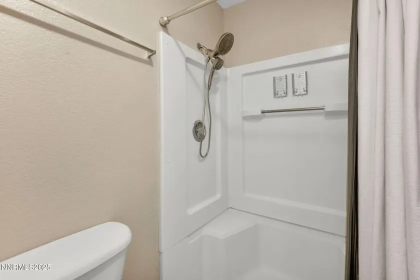 7385 Pembroke, Reno, Nevada 89502, 4 Bedrooms Bedrooms, ,2 BathroomsBathrooms,Residential,Residential,Pembroke,250057100