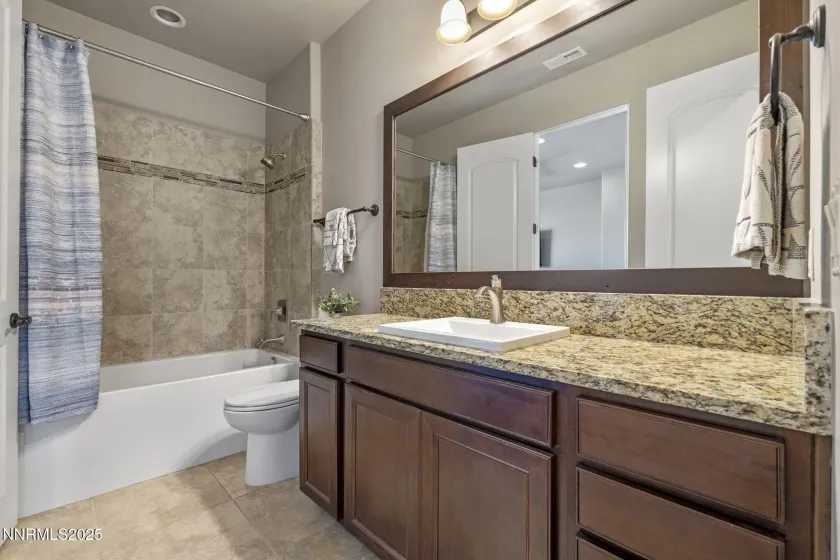 3172 Vista Favoloso, Reno, Nevada 89519, 4 Bedrooms Bedrooms, ,5 BathroomsBathrooms,Residential,Residential,Vista Favoloso,250057105