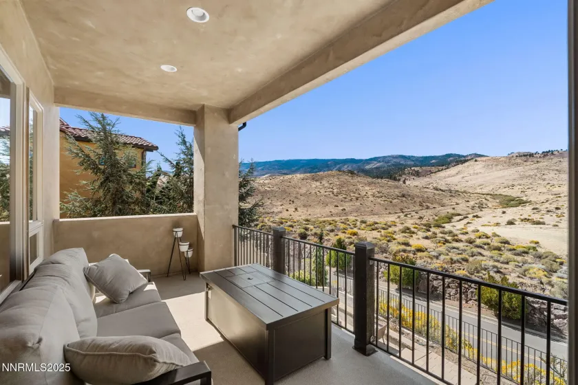 3172 Vista Favoloso, Reno, Nevada 89519, 4 Bedrooms Bedrooms, ,5 BathroomsBathrooms,Residential,Residential,Vista Favoloso,250057105