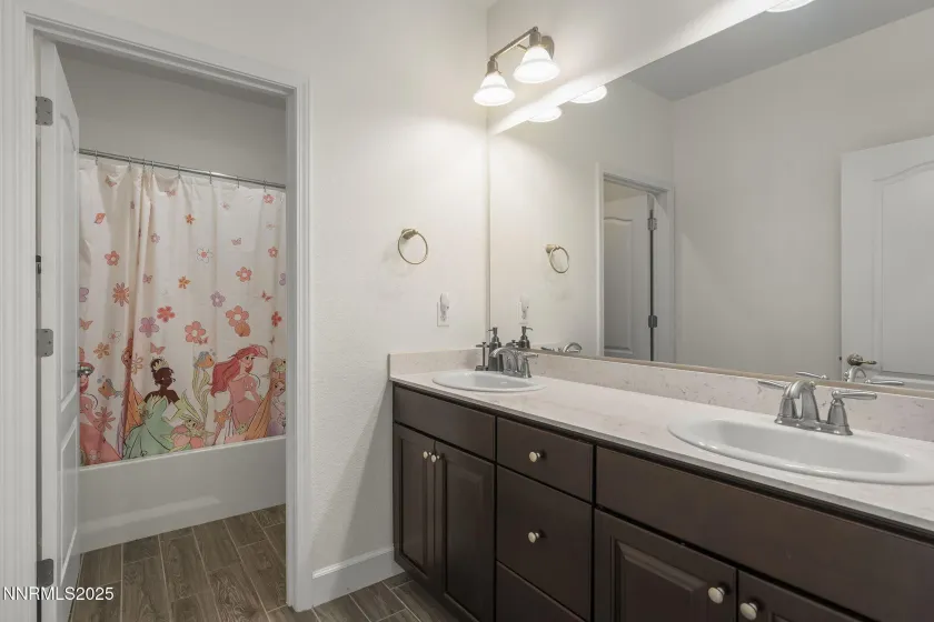 9720 Quartette, Reno, Nevada 89521, 4 Bedrooms Bedrooms, ,3 BathroomsBathrooms,Residential,Residential,Quartette,250057106