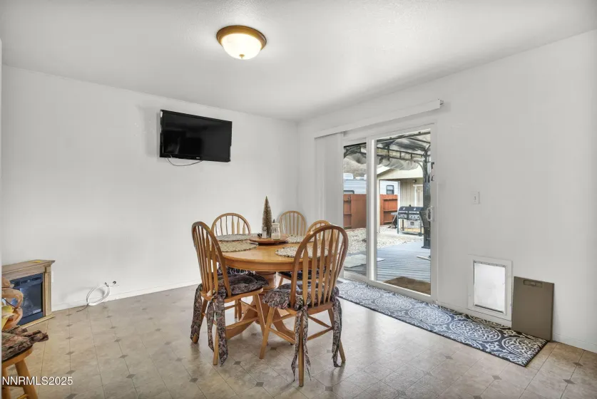 17795 Oakview, Reno, Nevada 89508, 4 Bedrooms Bedrooms, ,3 BathroomsBathrooms,Residential Lease,Manufactured,Oakview,250057124