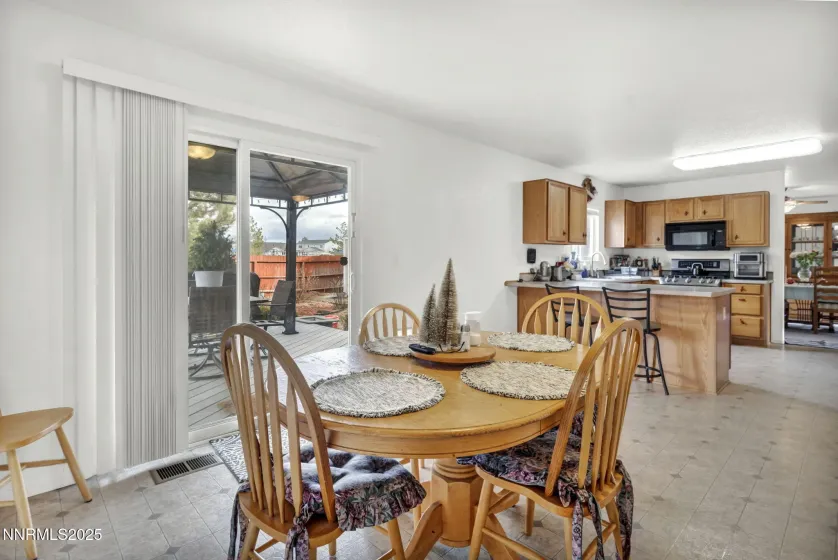 17795 Oakview, Reno, Nevada 89508, 4 Bedrooms Bedrooms, ,3 BathroomsBathrooms,Residential Lease,Manufactured,Oakview,250057124