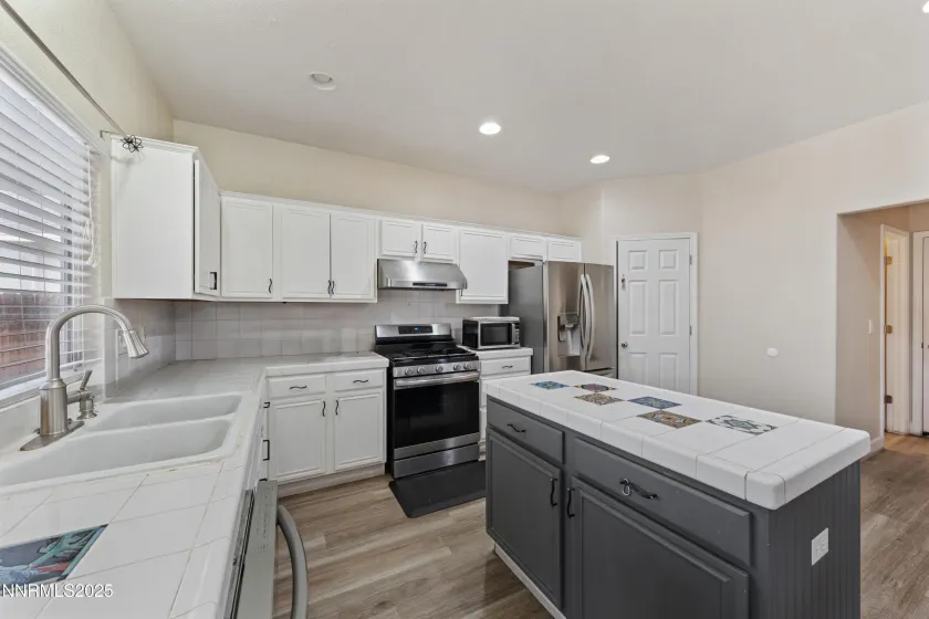 9920 Grand Falls, Reno, Nevada 89506, 4 Bedrooms Bedrooms, ,3 BathroomsBathrooms,Residential,Residential,Grand Falls,250057125