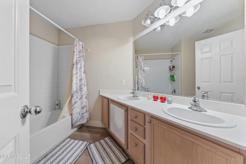 9920 Grand Falls, Reno, Nevada 89506, 4 Bedrooms Bedrooms, ,3 BathroomsBathrooms,Residential,Residential,Grand Falls,250057125