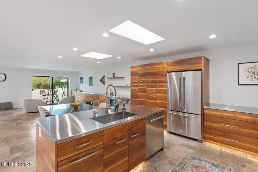 4811 Lakeridge, Reno, Nevada 89509, 2 Bedrooms Bedrooms, ,4 BathroomsBathrooms,Residential,Residential,Lakeridge,250057128