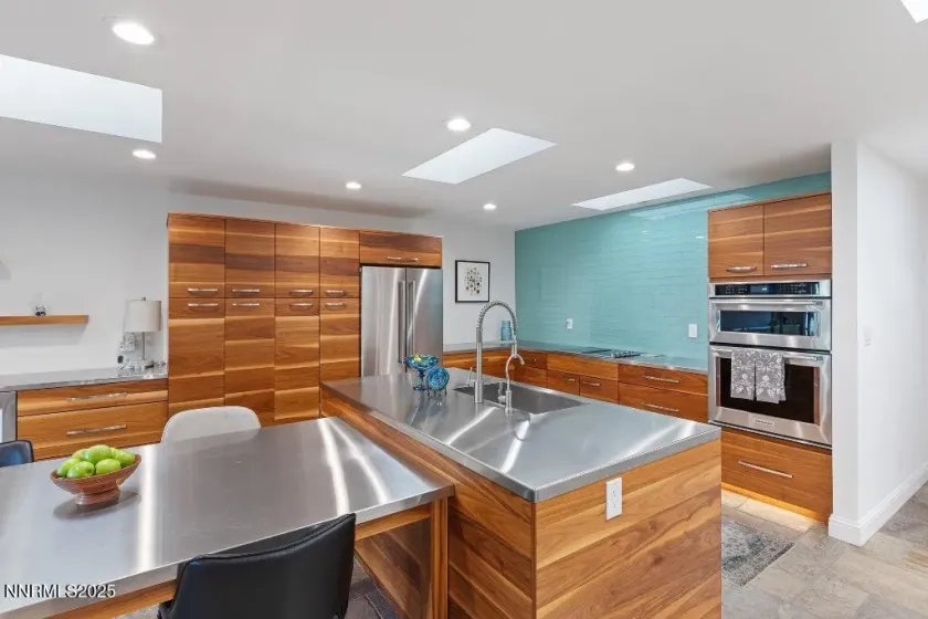 4811 Lakeridge, Reno, Nevada 89509, 2 Bedrooms Bedrooms, ,4 BathroomsBathrooms,Residential,Residential,Lakeridge,250057128