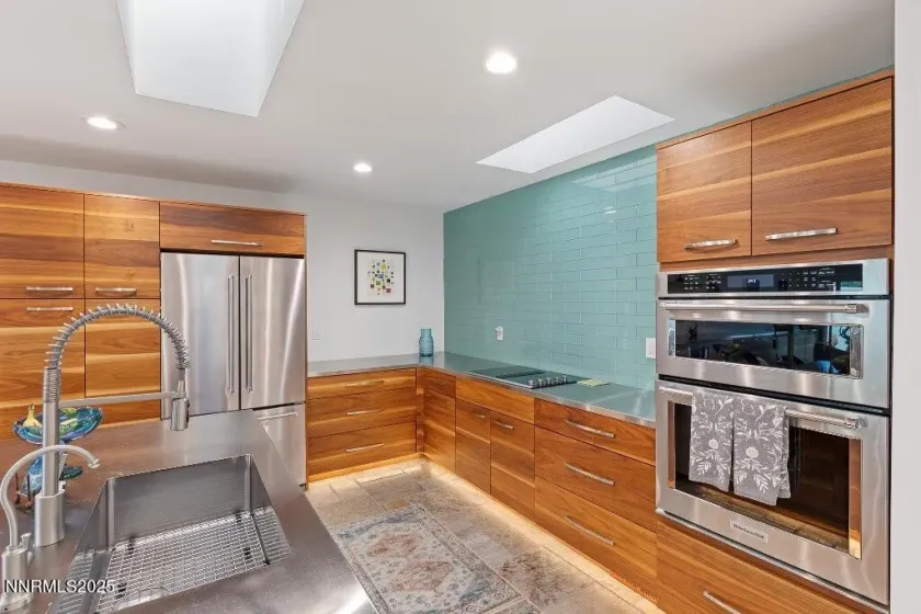 4811 Lakeridge, Reno, Nevada 89509, 2 Bedrooms Bedrooms, ,4 BathroomsBathrooms,Residential,Residential,Lakeridge,250057128