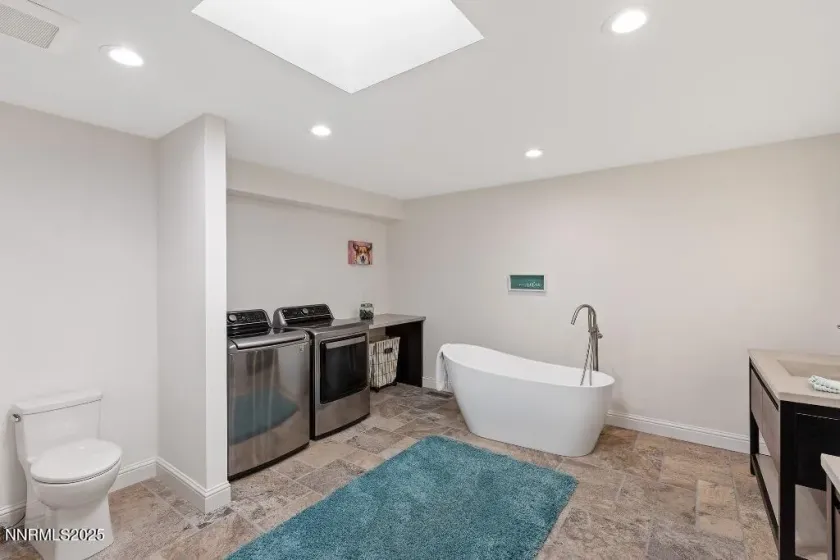 4811 Lakeridge, Reno, Nevada 89509, 2 Bedrooms Bedrooms, ,4 BathroomsBathrooms,Residential,Residential,Lakeridge,250057128